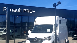 Zdjęcie Koniowóz - zabudowy specjalne na podwoziu Renault MASTER